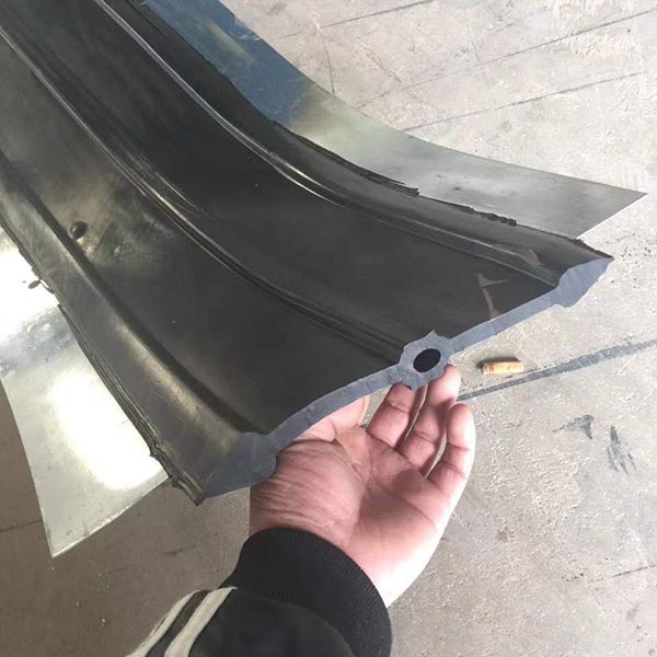 Steel edge rubber waterstop-钢边式橡胶止水带
